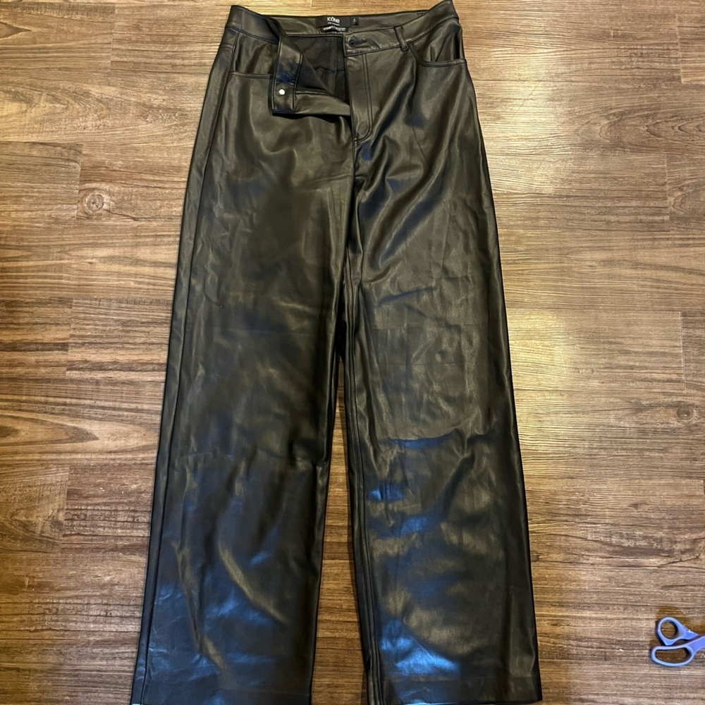 Barely worn high waisted Simone’s Women's Black Leather Pants